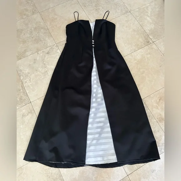 Cachet Vintage Tuxedo Contrast Princess Gown Split Front Evening Gown 16 - Picture 10 of 16